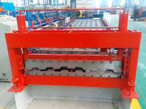 郑州汽车厢板成型机