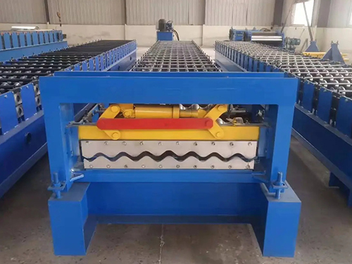 郑州彩钢挂板机